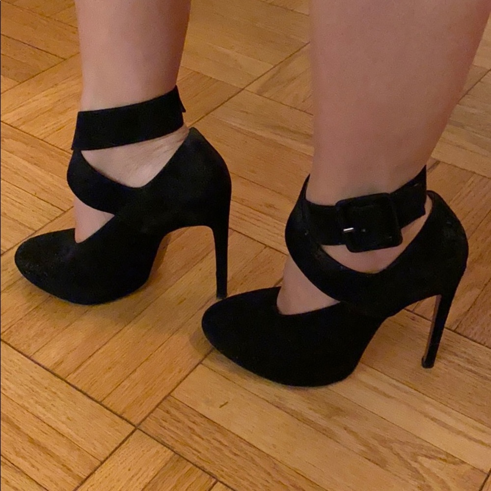 Alia black high heels